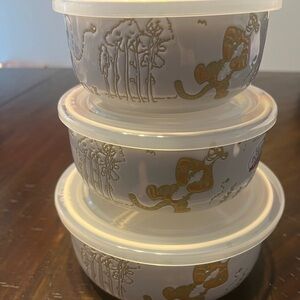 Disney Winnie The Pooh Nesting Bowls with Pressure Release Lids Set